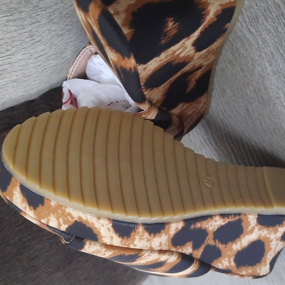 Leopard Print - Picture 7 of 8